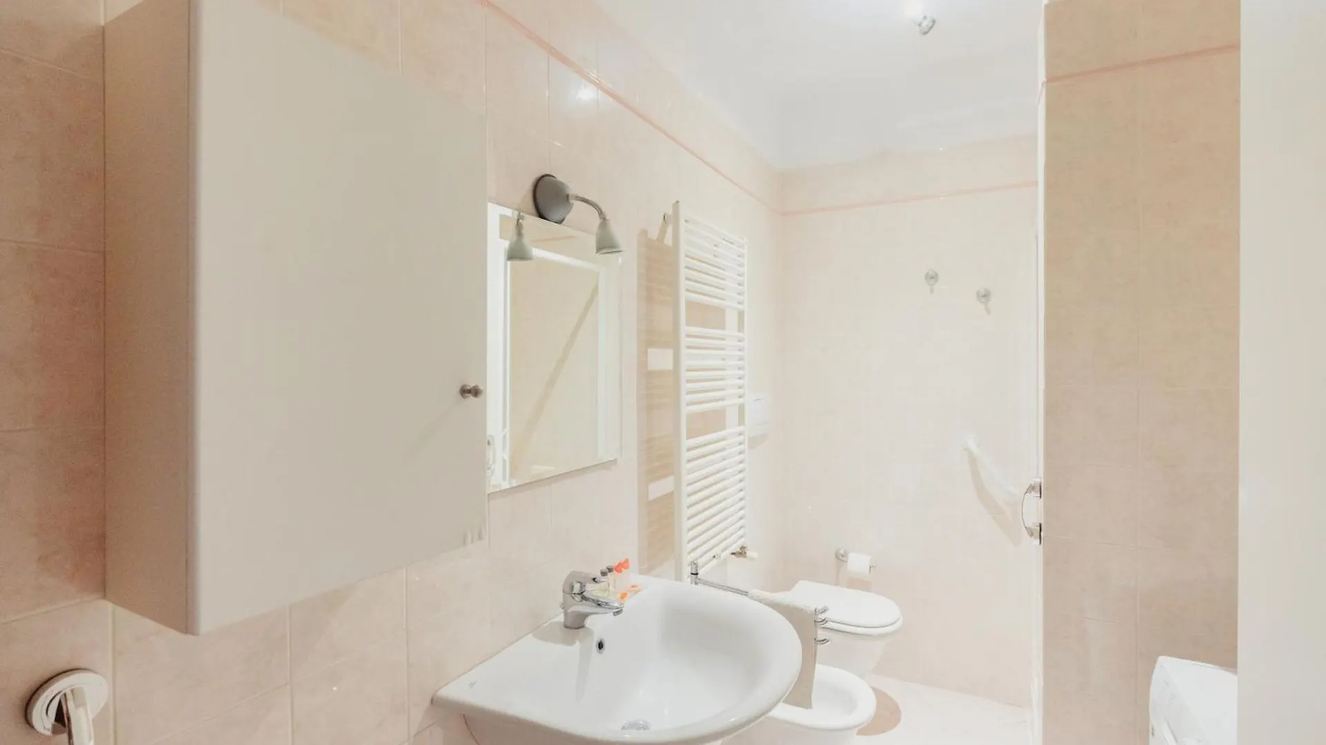 Apartment Gohost - Lovely Studio Flat Near The Thermae And Fondazione Prada Milan